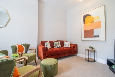 Cairnhill House - 3 Bed House in Central Airdrie