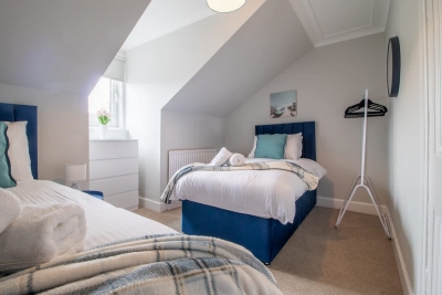 Cairnhill House - 3 Bed House in Central Airdrie