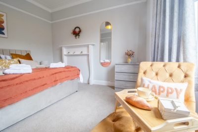 Cairnhill House - 3 Bed House in Central Airdrie