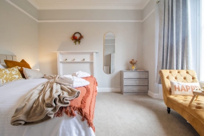 Cairnhill House - 3 Bed House in Central Airdrie