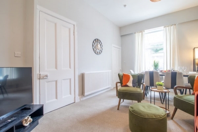 Cairnhill House - 3 Bed House in Central Airdrie