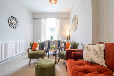 Cairnhill House - 3 Bed House in Central Airdrie