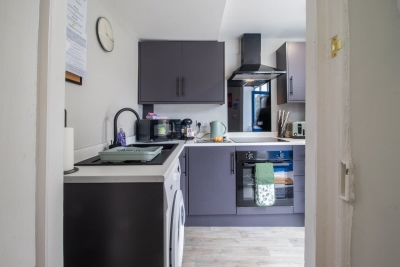 Cairnhill House - 3 Bed House in Central Airdrie