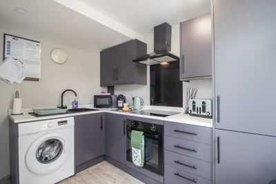 Cairnhill House - 3 Bed House in Central Airdrie