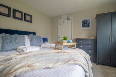 Gray House -Modern 2BR close to Loch Lomond