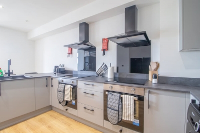 Double Ensuite Room + Shared Kitchen + Fast Wi-Fi