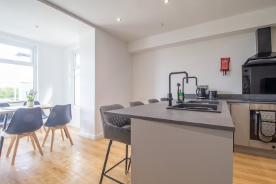 Double Ensuite Room + Shared Kitchen + Fast Wi-Fi