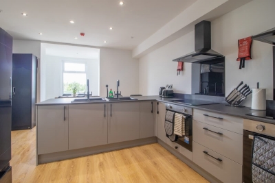 Double Ensuite Room + Shared Kitchen + Fast Wi-Fi