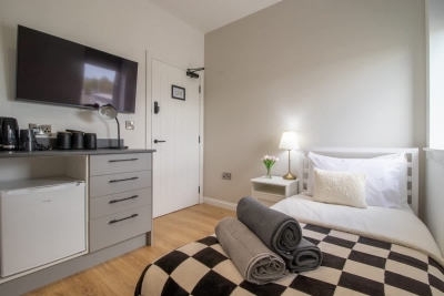 Single ensuite room nr Falkirk with self-check-in