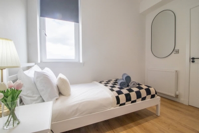 Single ensuite room nr Falkirk with self-check-in