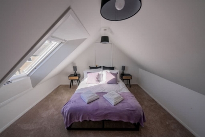 Derry House - spacious 3 bed house with driveway