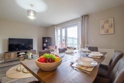 Lendrick House - 3 bed house with parking, Falkirk