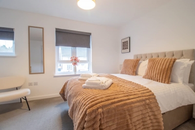 Lendrick House - 3 bed house with parking, Falkirk