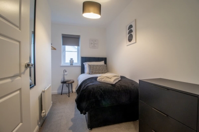 Lendrick House - 3 bed house with parking, Falkirk
