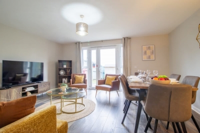 Lendrick House - 3 bed house with parking, Falkirk