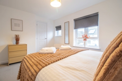 Lendrick House - 3 bed house with parking, Falkirk
