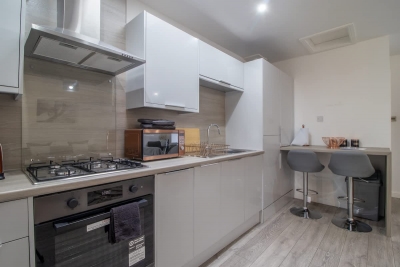 The Larky - Modern 2 Bed Cottage in Larkhall