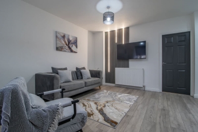 The Larky - Modern 2 Bed Cottage in Larkhall