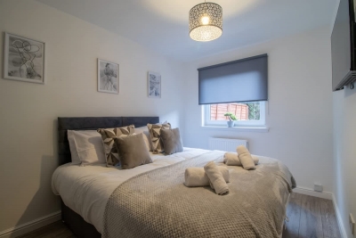 The Larky - Modern 2 Bed Cottage in Larkhall