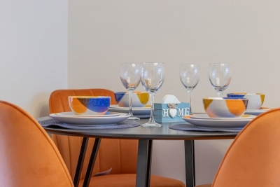 Hawick House - Stylish 2-Bed in Coatbridge.