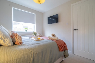 Hawick House - Stylish 2-Bed in Coatbridge.