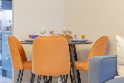 Hawick House - Stylish 2-Bed in Coatbridge.