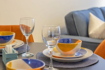 Hawick House - Stylish 2-Bed in Coatbridge.