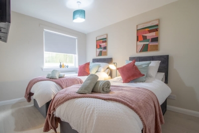 Hawick House - Stylish 2-Bed in Coatbridge.
