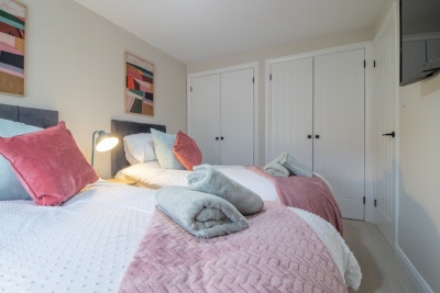 Hawick House - Stylish 2-Bed in Coatbridge.