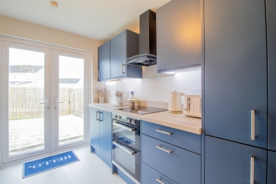 Hawick House - Stylish 2-Bed in Coatbridge.