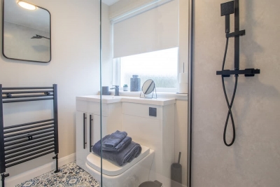 Hawick House - Stylish 2-Bed in Coatbridge.