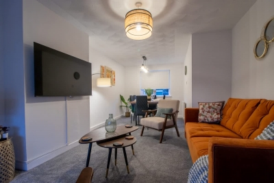 3BR Near Glasgow | Free Parking | Ideal for Work