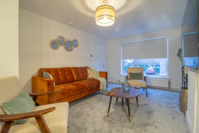 3BR Near Glasgow | Free Parking | Ideal for Work