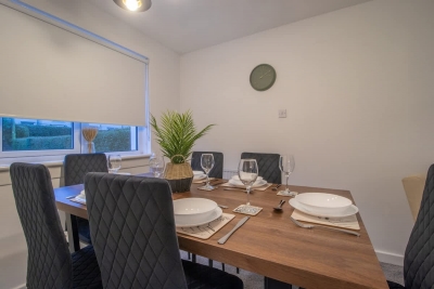 3BR Near Glasgow | Free Parking | Ideal for Work