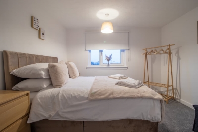 3BR Near Glasgow | Free Parking | Ideal for Work