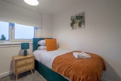 3BR Near Glasgow | Free Parking | Ideal for Work