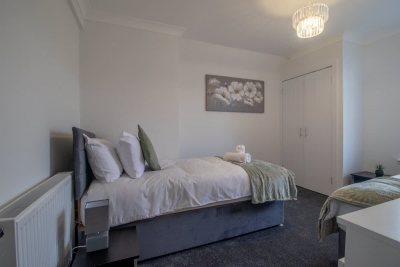 Westlea House - Spacious 3-Bed Home in Airdrie