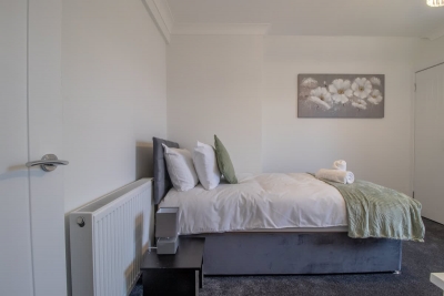 Westlea House - Spacious 3-Bed Home in Airdrie
