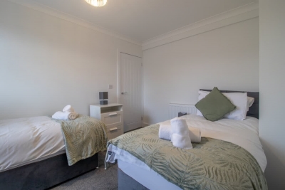 Westlea House - Spacious 3-Bed Home in Airdrie