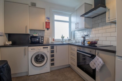 Kerr Apartment - Spacious 4-Bed Flat in Hamilton