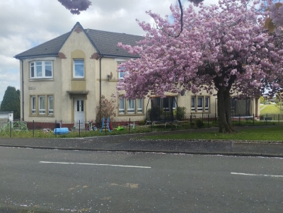 Kerr Apartment - Spacious 4-Bed Flat in Hamilton