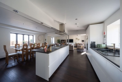 Woodside Barn-7-Bed with Hot Tub/Cinema/Games Room