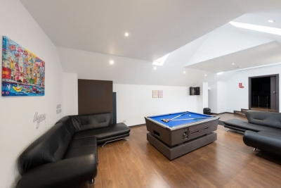 Woodside Barn-7-Bed with Hot Tub/Cinema/Games Room
