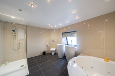Woodside Barn-7-Bed with Hot Tub/Cinema/Games Room