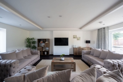 Woodside Barn-7-Bed with Hot Tub/Cinema/Games Room