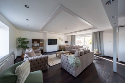 Woodside Barn-7-Bed with Hot Tub/Cinema/Games Room