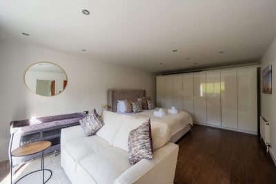 Woodside Barn-7-Bed with Hot Tub/Cinema/Games Room