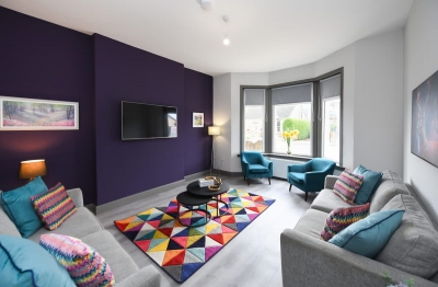 Diamond House - 4 Bed in Airdrie. Close to Glasgow