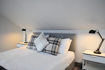 Diamond House - 4 Bed in Airdrie. Close to Glasgow