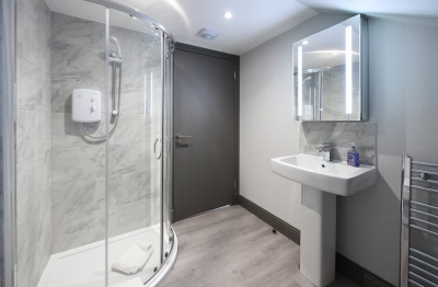 Diamond House - 4 Bed in Airdrie. Close to Glasgow